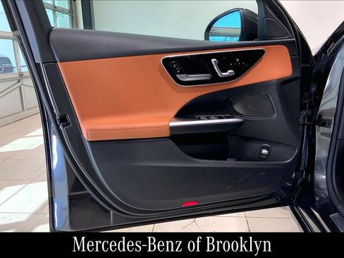 Used 2023 Mercedes-Benz C 300 4MATIC Sedan image 24