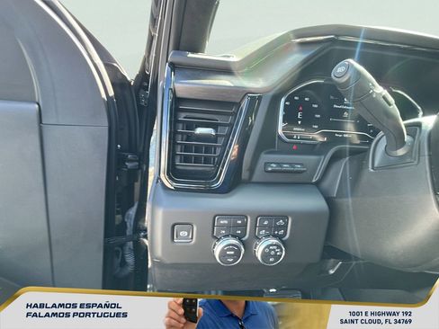 Used 2024 GMC Sierra 2500 AT4X AWD/4WD image 18