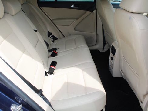 Used 2015 Volkswagen Tiguan SE image 6