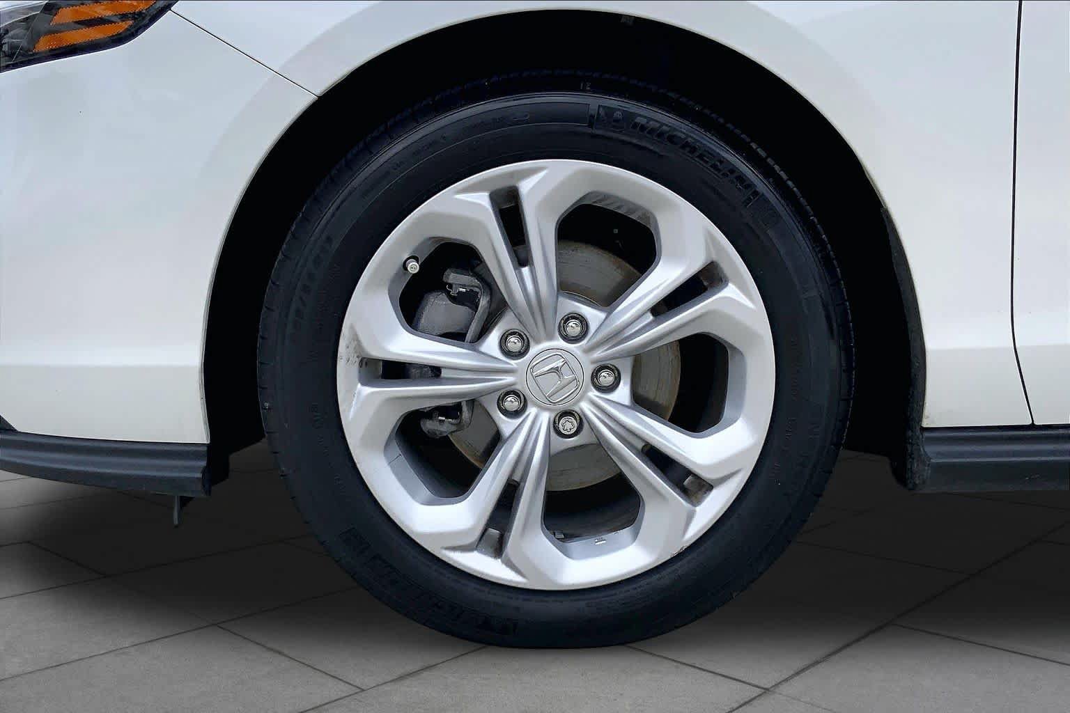 Certified 2025 Honda Accord LX image 11