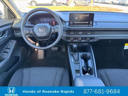 New 2025 Honda Accord SE image 4