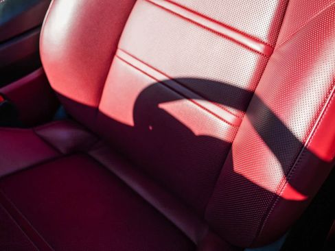 Used 2023 Porsche Cayenne Platinum Edition image 21