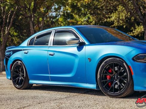 Used 2015 Dodge Charger SRT Hellcat image 38