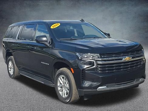Used 2024 Chevrolet Suburban LT AWD/4WD image 9