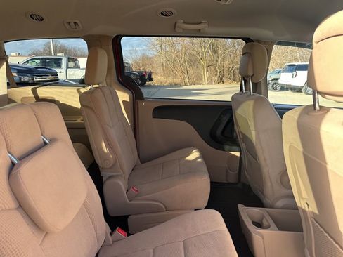 Used 2014 Dodge Grand Caravan SXT w/ UConnect Hands-Free Group image 12