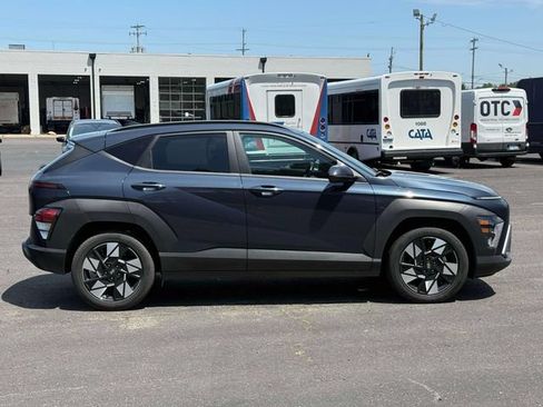 Used 2025 Hyundai Kona SEL FWD image 4
