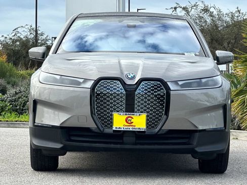 Used 2023 BMW iX xDrive50 w/ Premium Package image 8