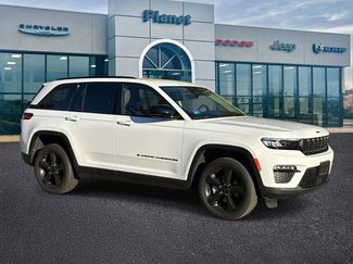 Used 2023 Jeep Grand Cherokee Limited w/ Black Appearance Package video 1