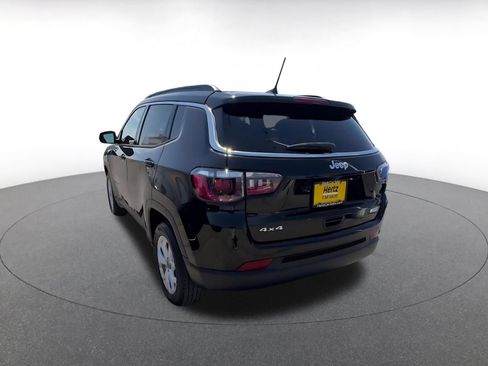 Used 2025 Jeep Compass Latitude AWD/4WD image 11
