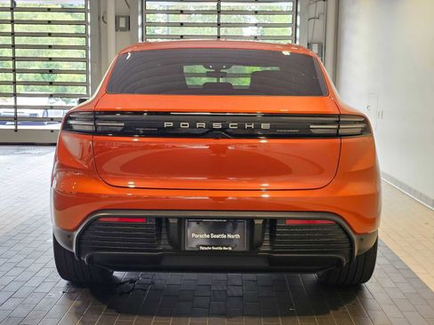 New 2025 Porsche Macan Electric image 6