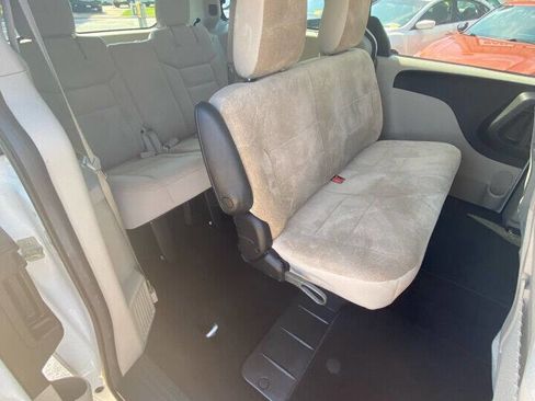 Used 2017 Dodge Grand Caravan SE image 13