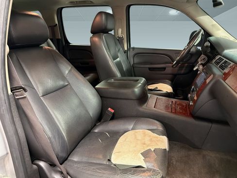 Used 2013 Chevrolet Suburban LTZ AWD/4WD image 22