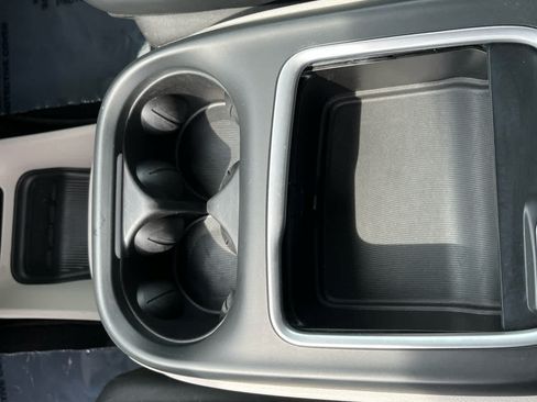 Used 2023 Chrysler Pacifica Touring-L FWD image 18