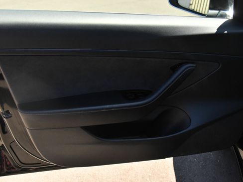 Used 2020 Tesla Model 3 Standard Range RWD image 13