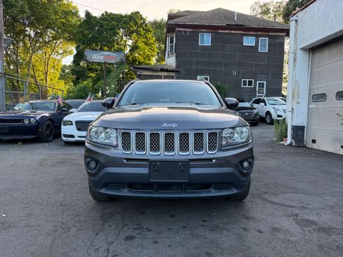 Used 2016 Jeep Compass Latitude FWD image 15