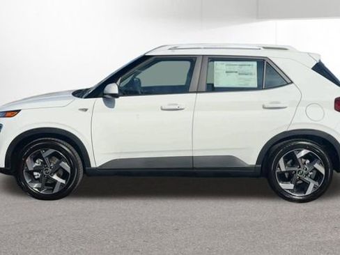 New 2026 Hyundai Venue SEL FWD image 5
