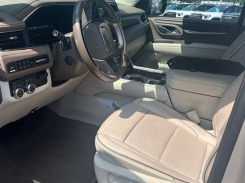 Used 2023 GMC Yukon XL Denali w/ Denali Reserve Package AWD/4WD image 6