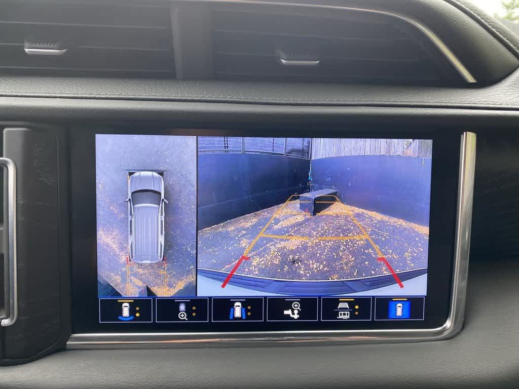 Used 2021 GMC Yukon Denali w/ Advanced Technology Package AWD/4WD image 23