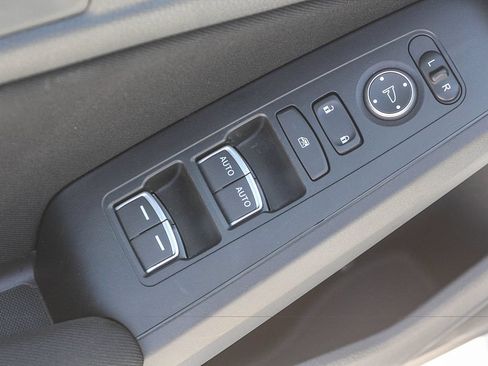 Certified 2022 Honda Civic LX image 21