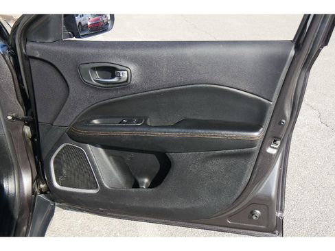 Used 2018 Jeep Compass Limited w/ Navigation Group image 16