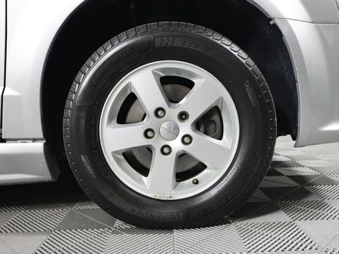 Used 2012 Dodge Grand Caravan SXT image 6