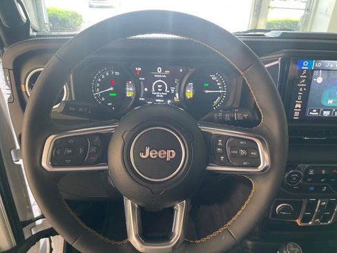 Used 2024 Jeep Wrangler High Altitude AWD/4WD image 9