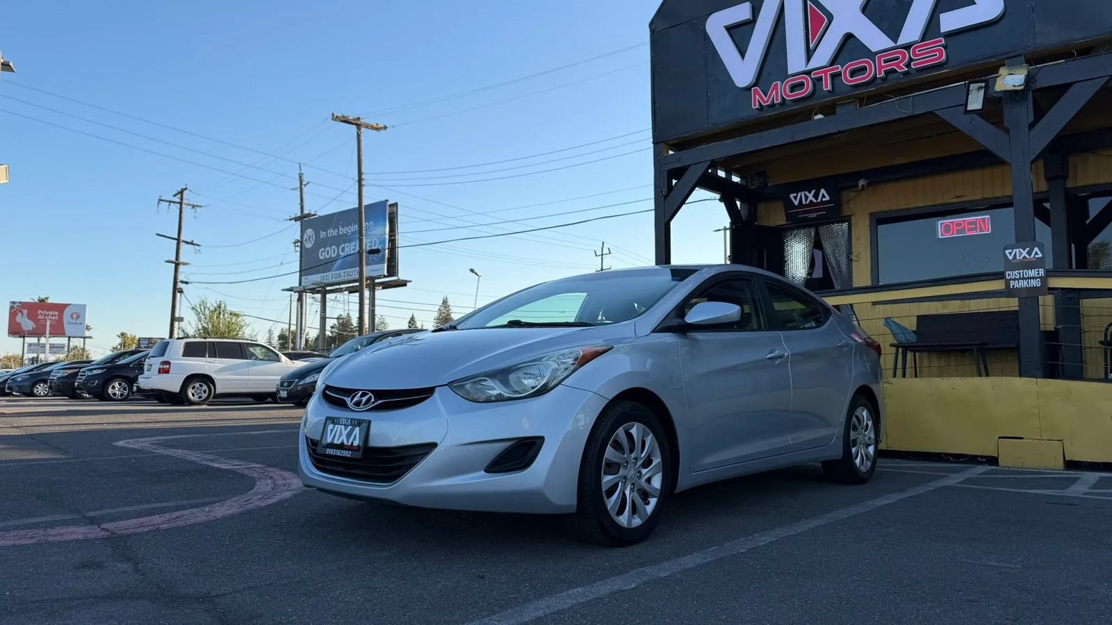 Used 2012 Hyundai Elantra GLS FWD image 1