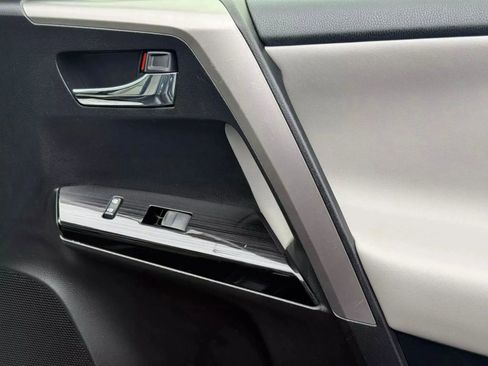 Used 2016 Toyota RAV4 Limited image 54