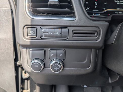 Used 2023 GMC Yukon SLT image 26