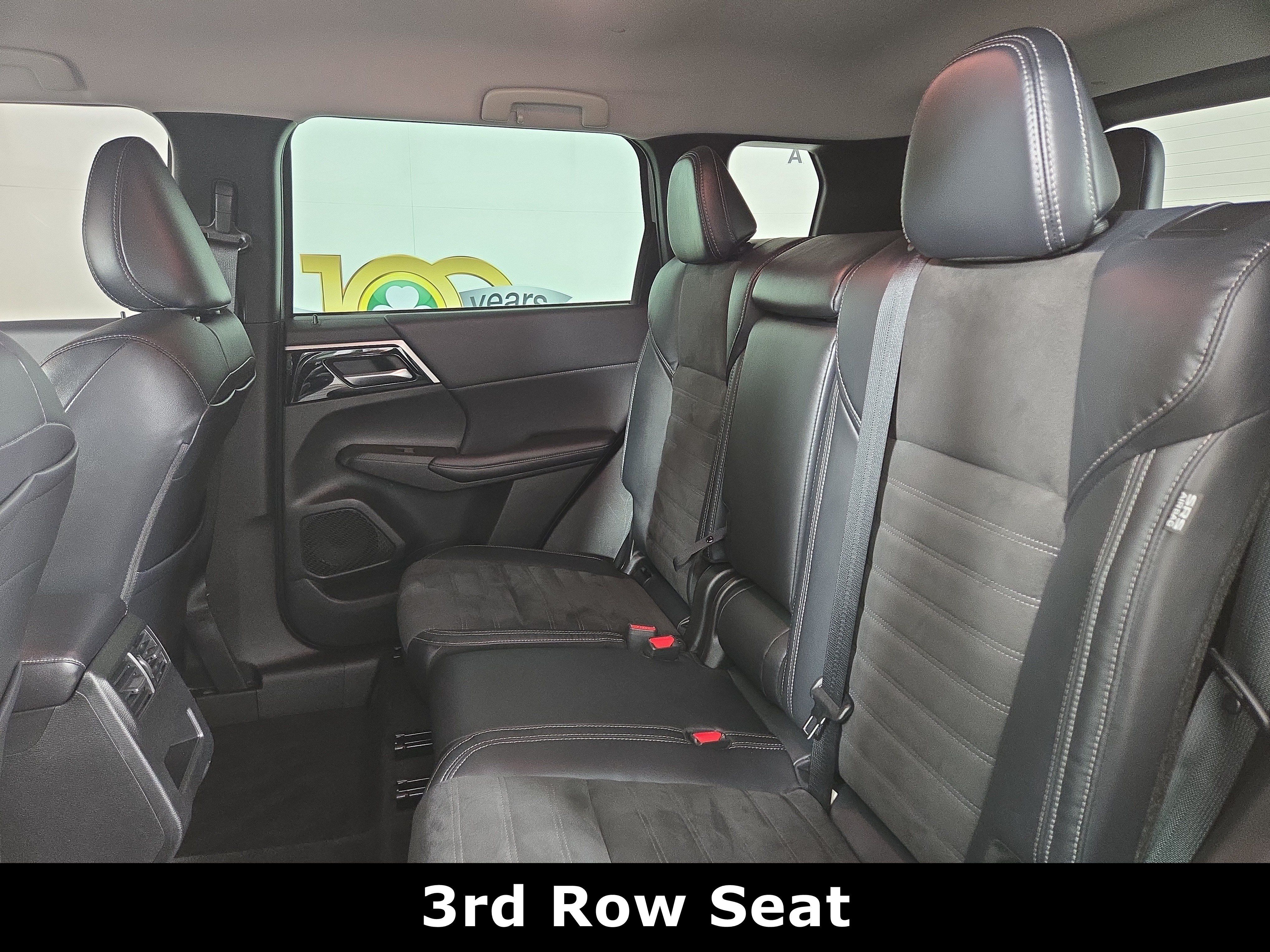 Used 2023 Mitsubishi Outlander SE AWD/4WD image 11