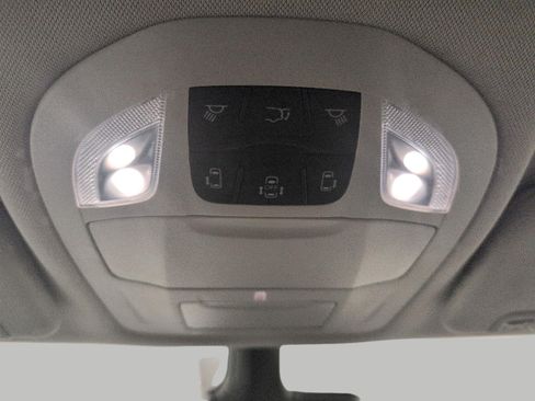 Used 2024 Chrysler Pacifica Touring-L FWD image 19