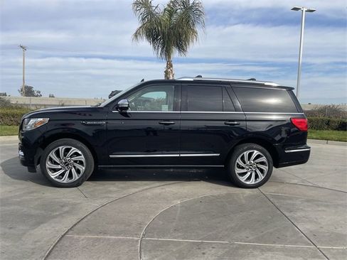 Used 2021 Lincoln Navigator Black Label w/ Cargo Convenience Package image 5