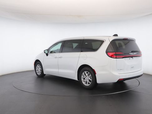 New 2026 Chrysler Pacifica Select image 22