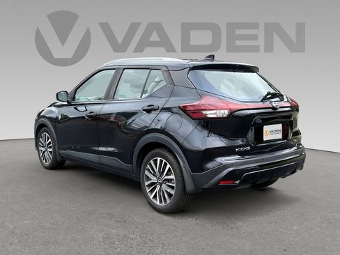 Used 2022 Nissan Kicks SV FWD image 19