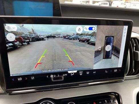 Used 2025 Ford Expedition Active AWD/4WD image 15