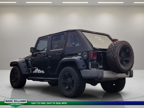 Used 2015 Jeep Wrangler Unlimited Sahara w/ Dual Top Group AWD/4WD image 6