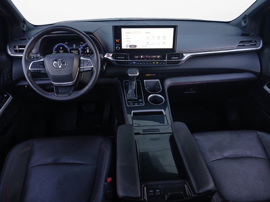 Used 2025 Toyota Sienna XSE w/ XSE Premium Package AWD/4WD image 19