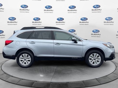 Used 2019 Subaru Outback 2.5i Premium AWD/4WD image 6