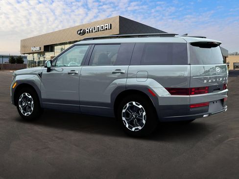 Used 2025 Hyundai Santa Fe SEL image 4