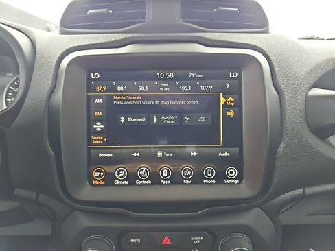Used 2023 Jeep Renegade Latitude w/ Sun/Sound Group AWD/4WD image 22