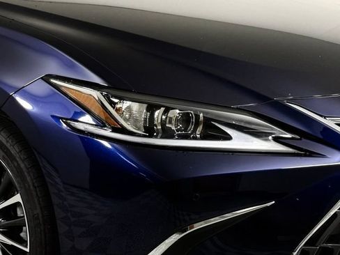 Used 2025 Lexus ES 300h w/ Premium Package FWD image 15