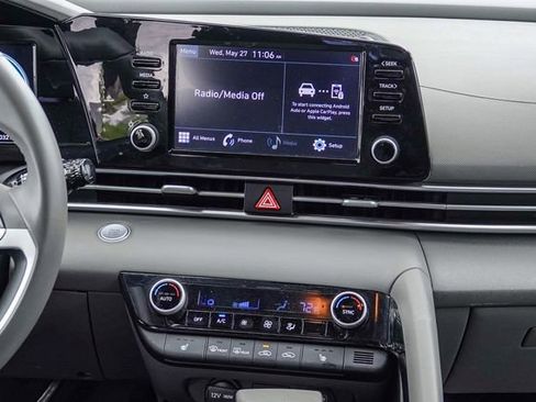 Certified 2023 Hyundai Elantra Limited FWD image 13