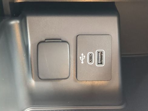 Used 2025 Ford Explorer Active w/ Active Comfort Package image 20