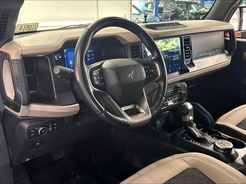 Used 2022 Ford Bronco Wildtrak AWD/4WD image 19