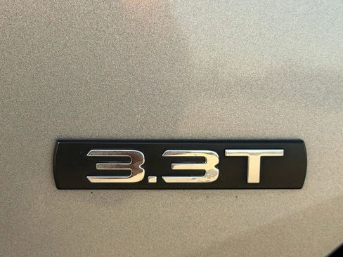 Used 2022 Genesis G70 3.3T RWD image 36