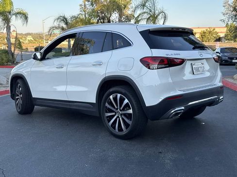 Used 2021 Mercedes-Benz GLA 250 w/ Premium Package image 12