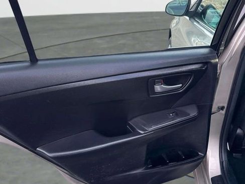 Used 2015 Toyota Camry LE image 20