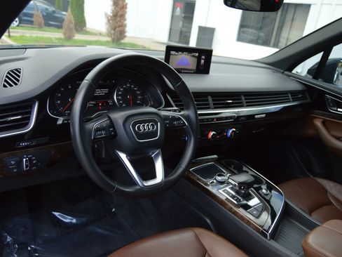 Used 2017 Audi Q7 3.0T Premium AWD/4WD image 9