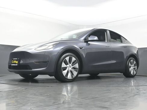 Used 2023 Tesla Model Y Long Range AWD/4WD image 50