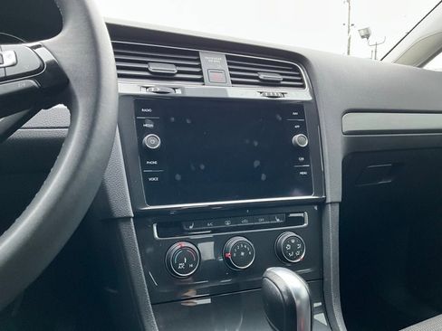 Used 2021 Volkswagen Golf 4-Door image 16